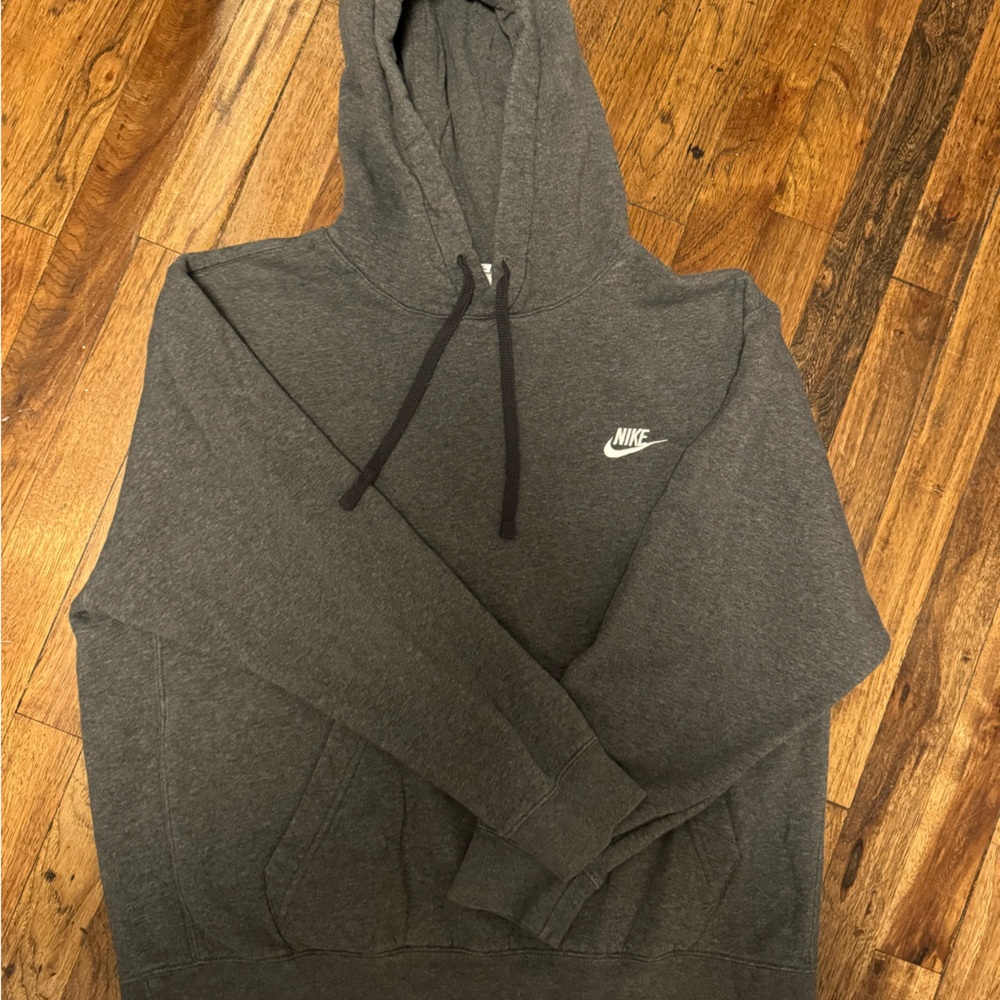 Men’s Nike sweatshirt